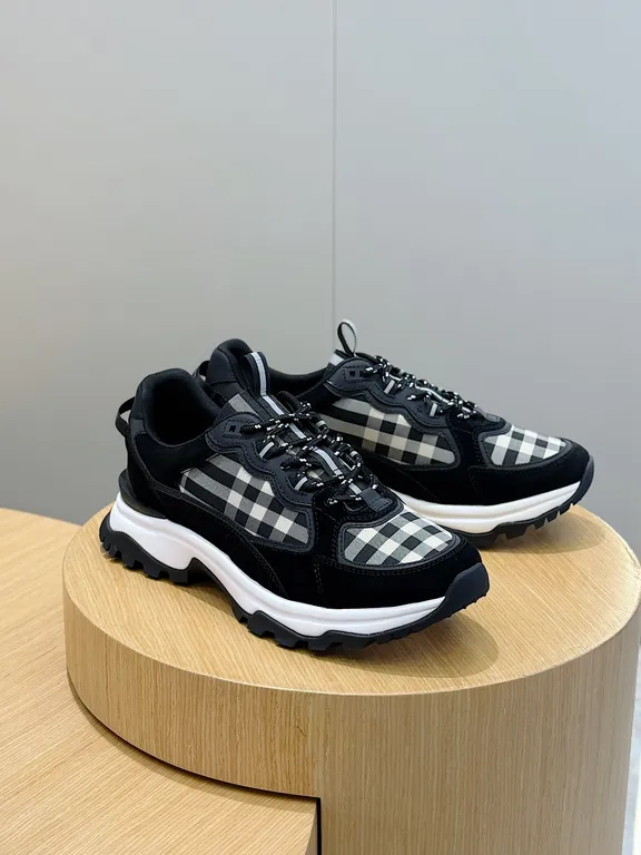 Burberry Shoe 